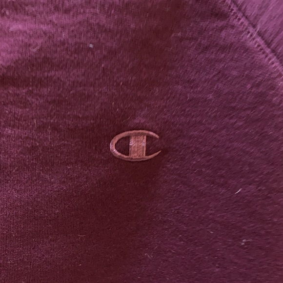 Champion Crewneck Maroon tag says XXL but fits like a L - Picture 4 of 8